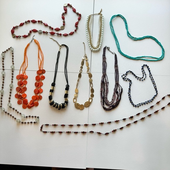 Lot of 10 Fashion Necklaces - Picture 1 of 11